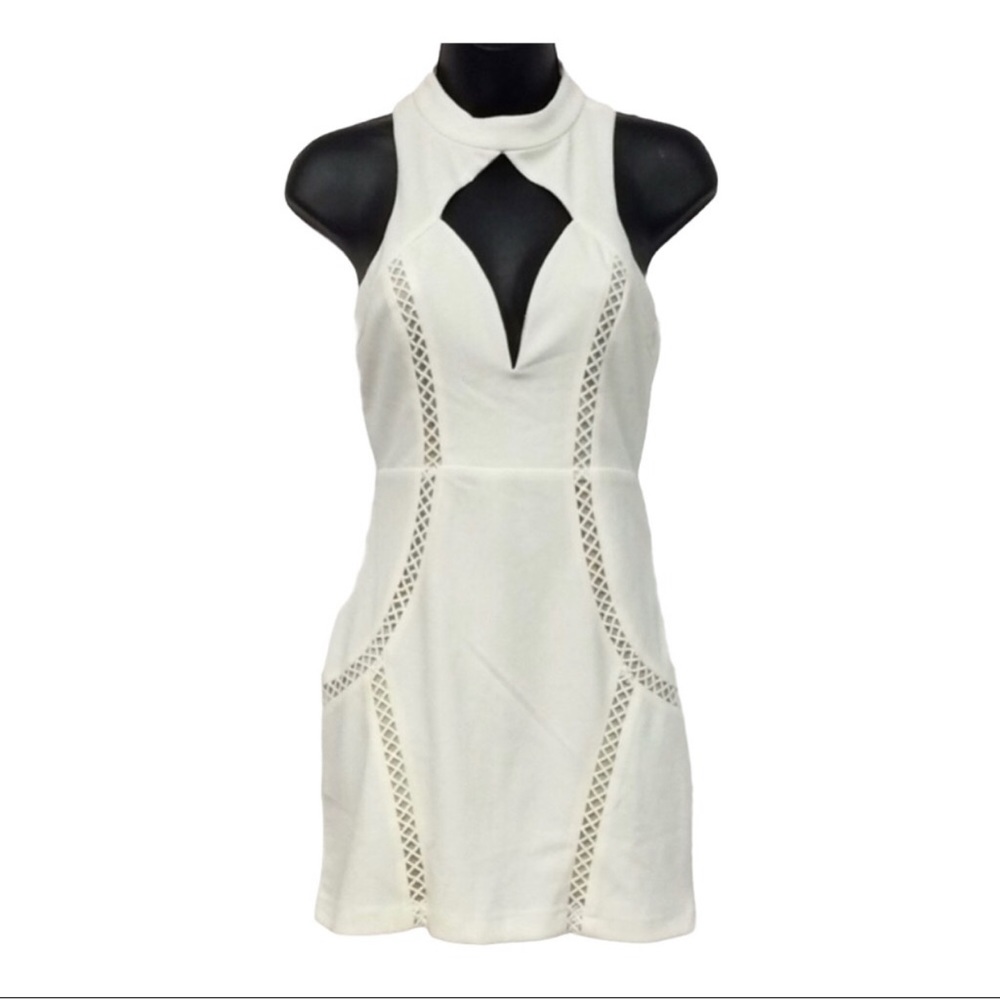 🌞 San Joy white ivory‎ keyhole stretchy dress